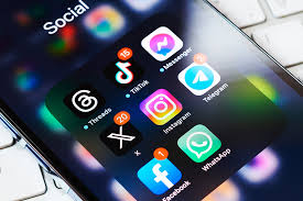 Internet / Redes Sociais / Propaganda